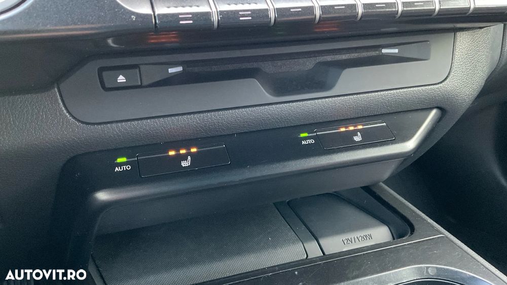 Lexus UX 250h FWD Business - 22