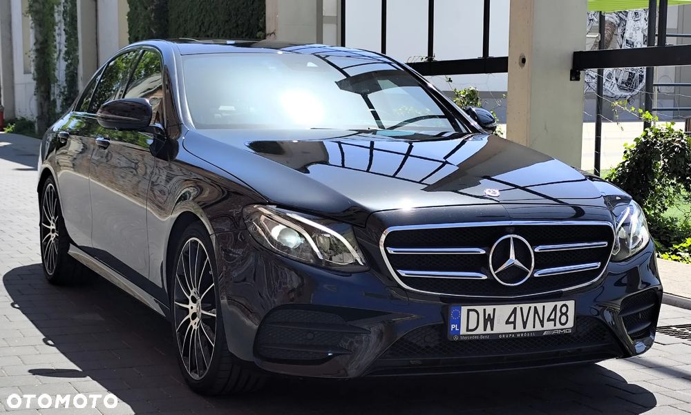 Mercedes-Benz Klasa E 300 9G-TRONIC AMG Line - 24