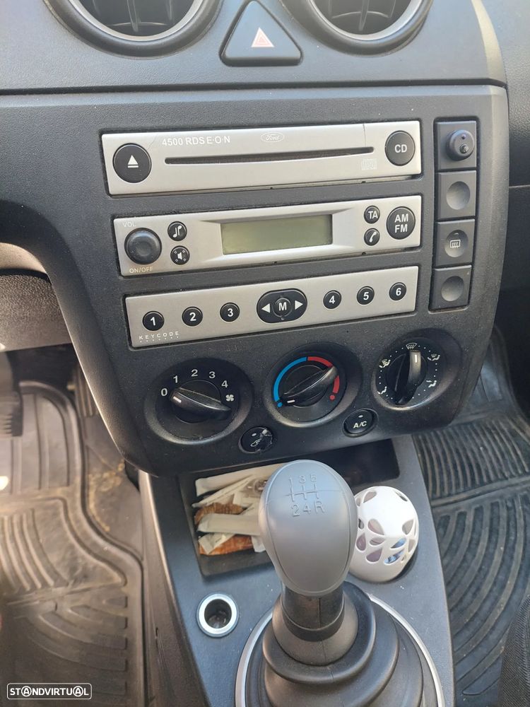 Ford Fiesta 1.25 Ghia - 3