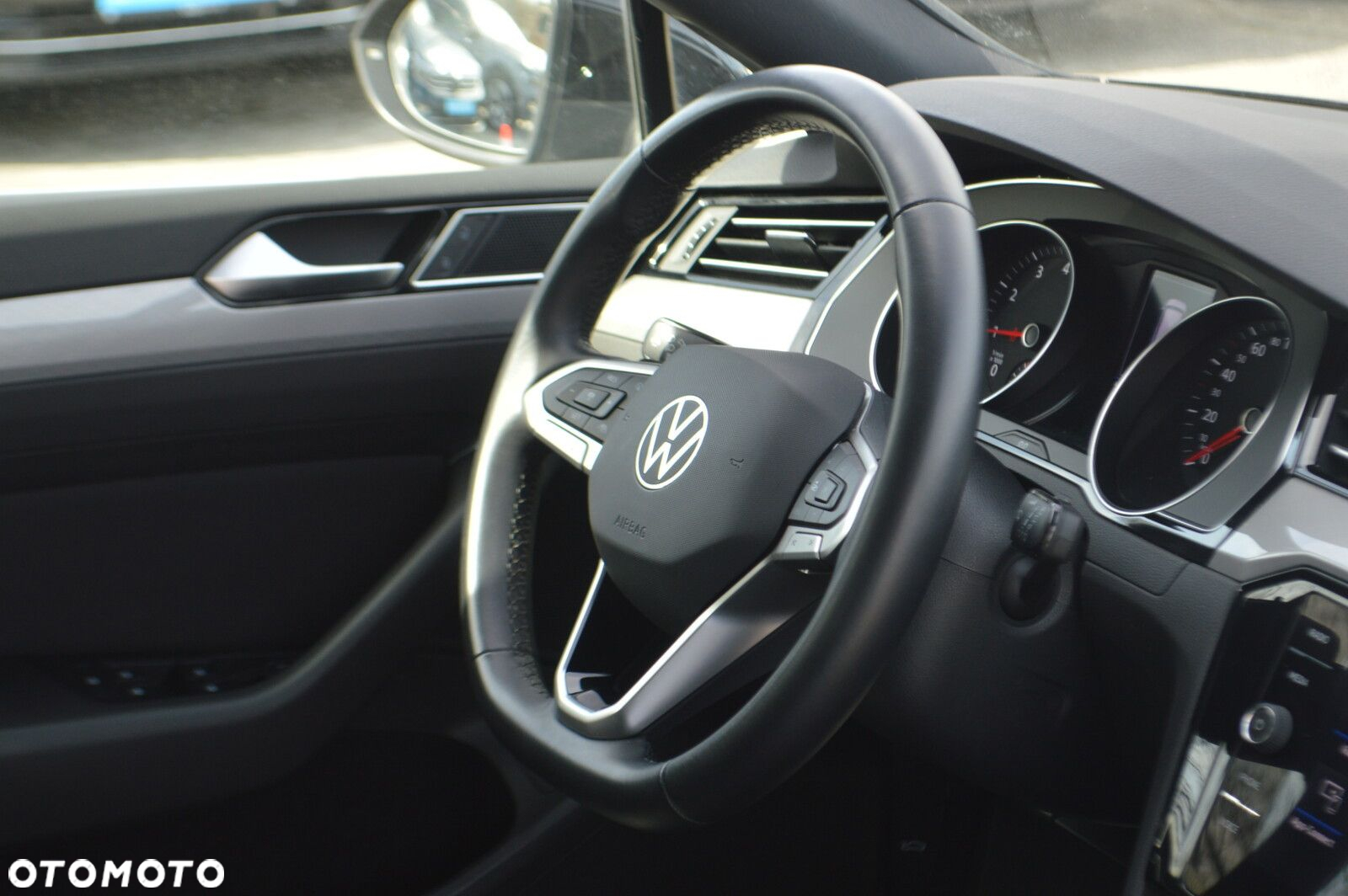 Volkswagen Passat 2.0 TSI Business DSG - 29