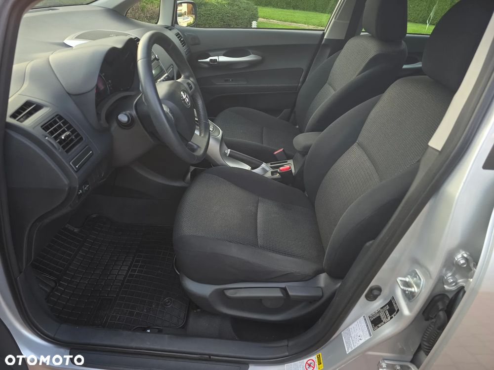 Toyota Auris 1.8 HSD Sol - 13