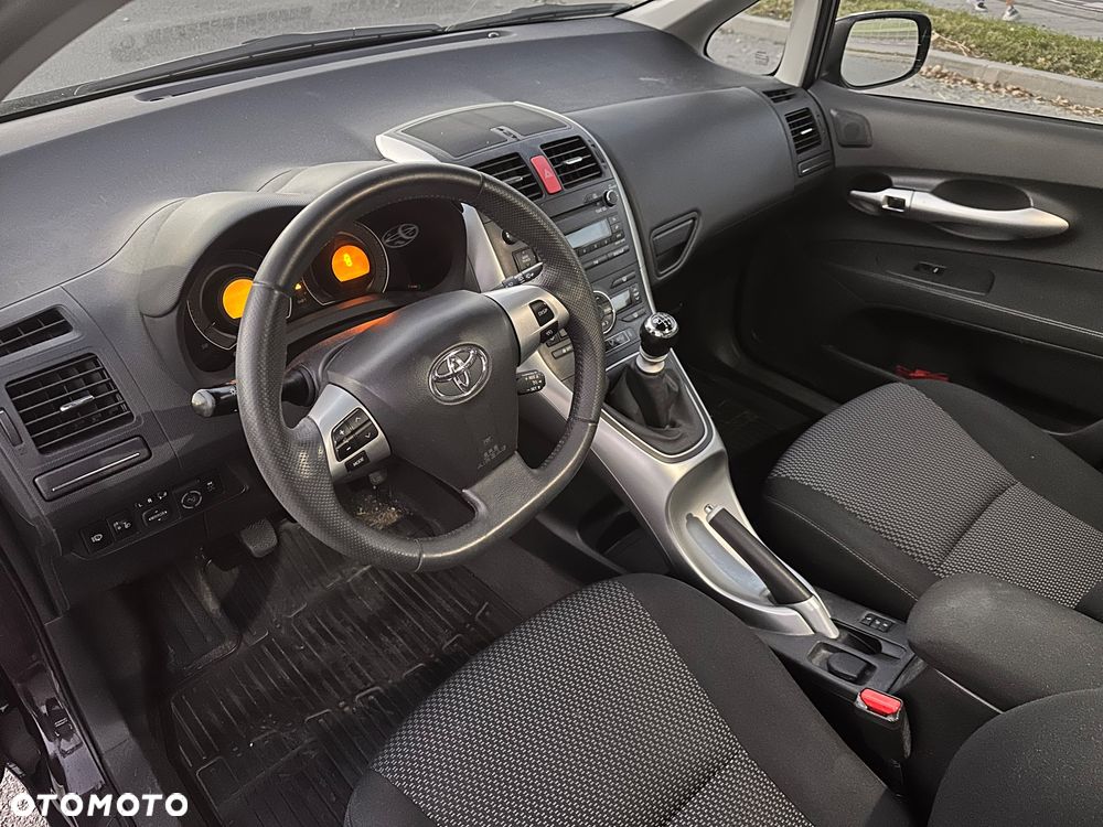 Toyota Auris - 5