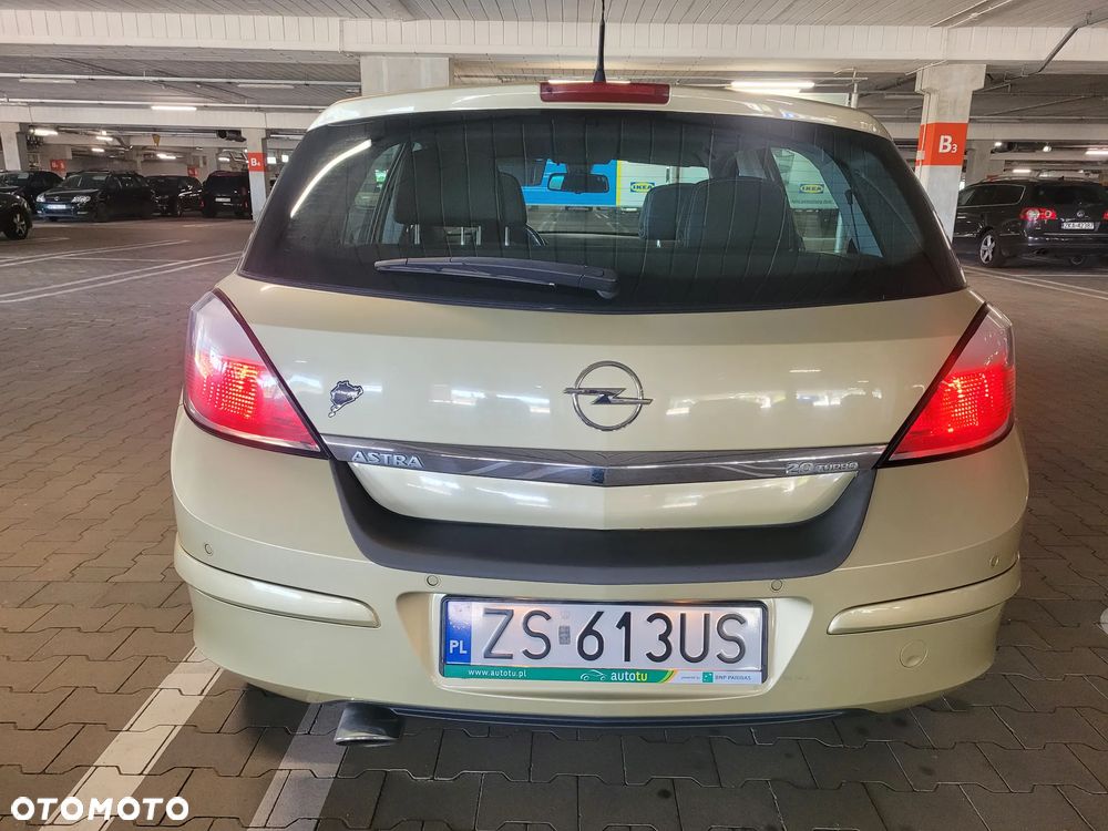 Opel Astra 2.0 Turbo Cosmo - 19