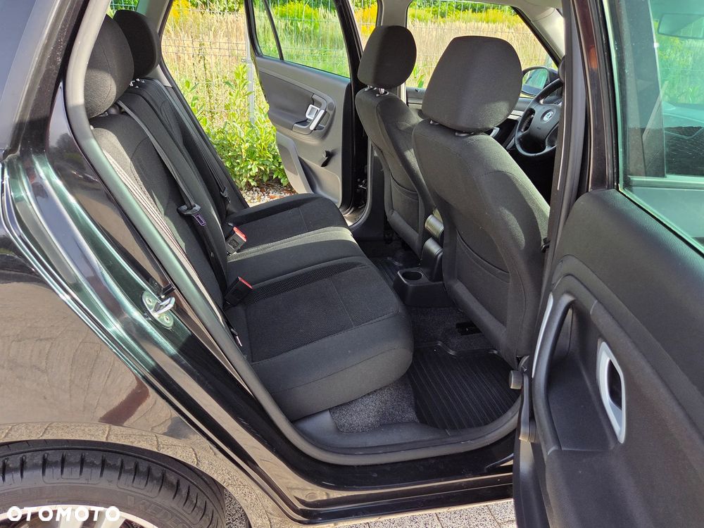 Skoda Fabia 1.6 16V STYLE Edition - 13