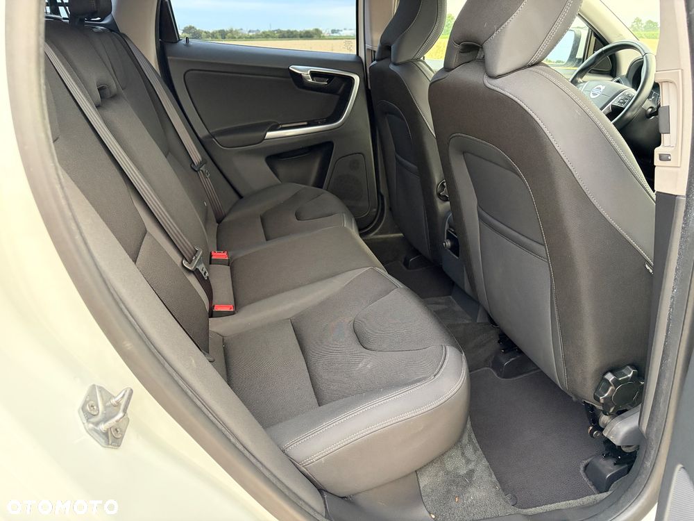 Volvo XC 60 D4 Edition Pro - 9