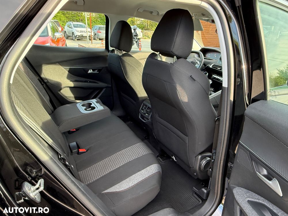 Peugeot 3008 1.2 PureTech Turbo S&S Allure - 15