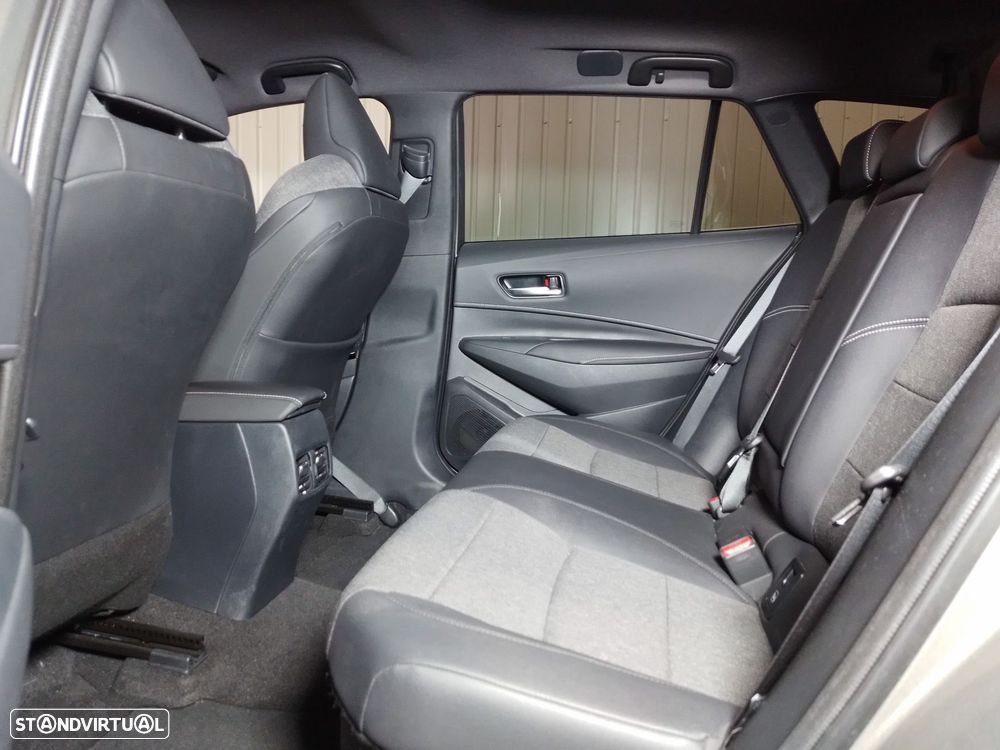 Toyota Corolla Touring Sports 1.8 Hybrid Comfort+P.Sport - 8