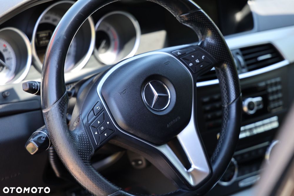 Mercedes-Benz Klasa C 200 CDI BlueEff Avantgarde - 14