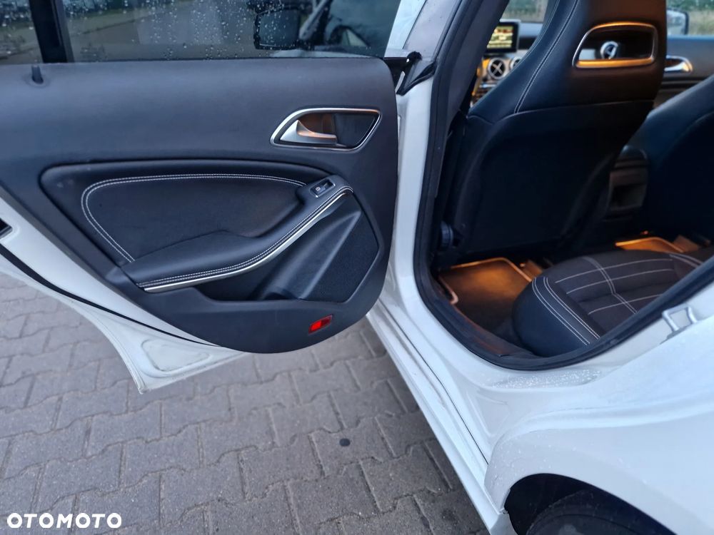 Mercedes-Benz CLA - 11