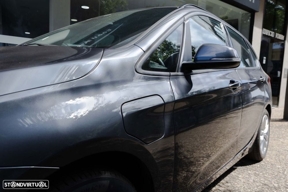 BMW 225xe Active Tourer - 8
