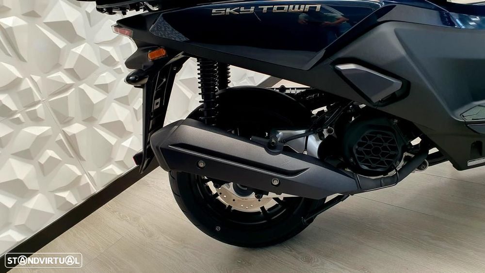 Kymco Skytown - 8
