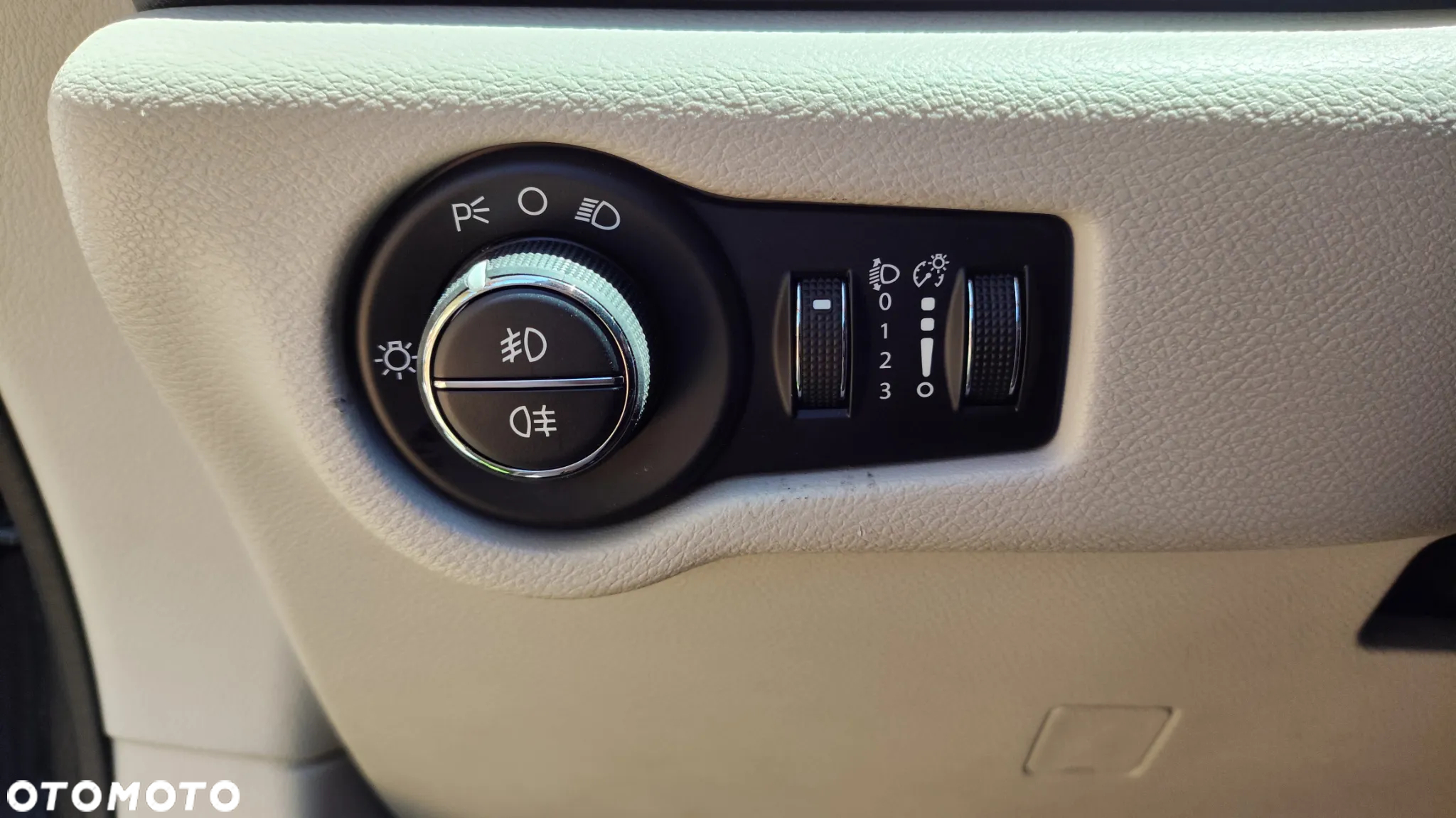 Chrysler Pacifica - 20