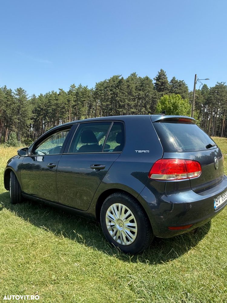 Volkswagen Golf - 1