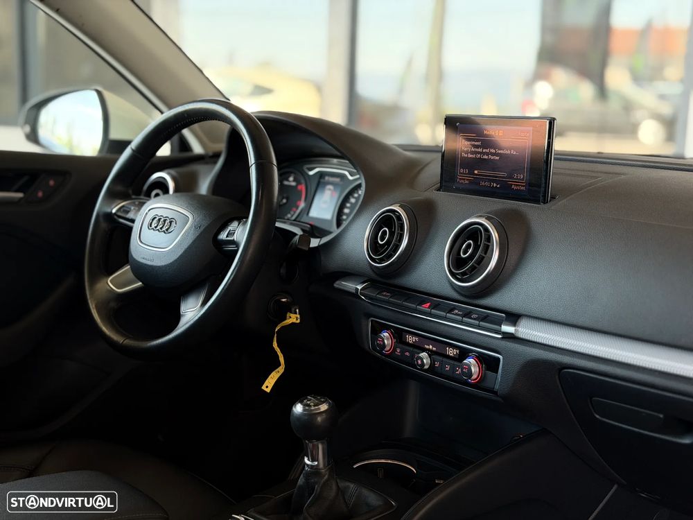 Audi A3 1.6 TDI S line Sport Pack - 8