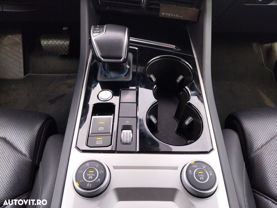 Volkswagen Touareg - 15