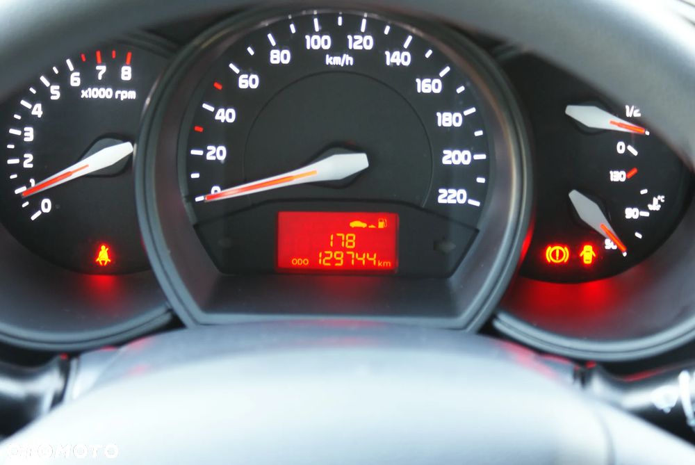 Kia Rio 1.4 Edition 7 - 8