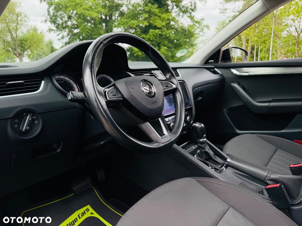 Skoda Octavia 1.6 TDI DSG Premium Edition - 25