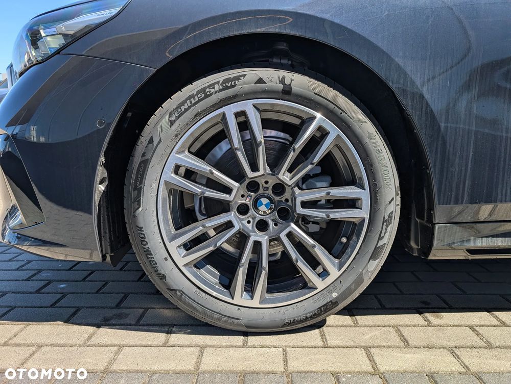 BMW Seria 5 520i mHEV - 8