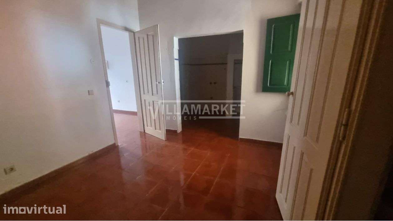 Prédio de Utilização Mista da banca com Potencial Habitacional e Comer - Grande imagem: 2/23