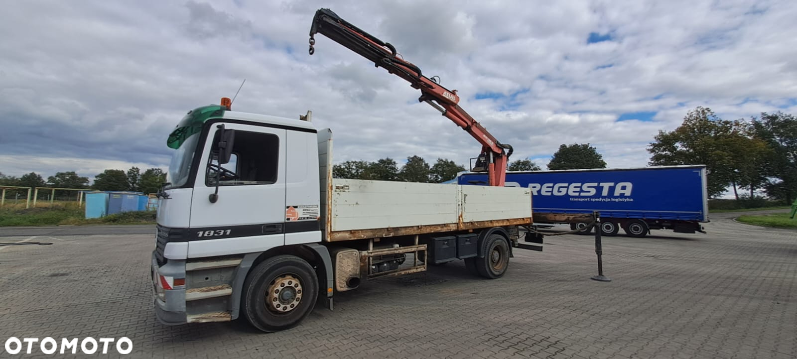 Mercedes-Benz Pojazd ciężarowy Mercedes Benz 1831 zabudowa skrzynia + HDS - 7