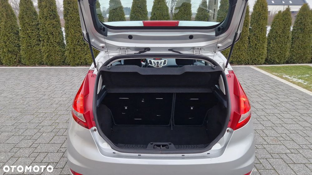 Ford Fiesta 1.25 Ghia - 29