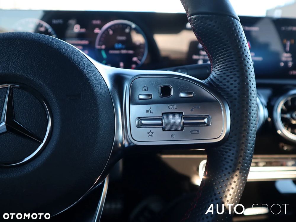 Mercedes-Benz CLA 250 4-Matic AMG Line 7G-DCT - 24