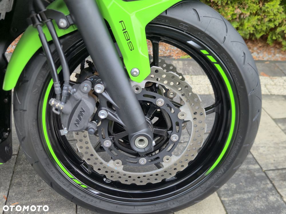 Kawasaki Ninja - 11