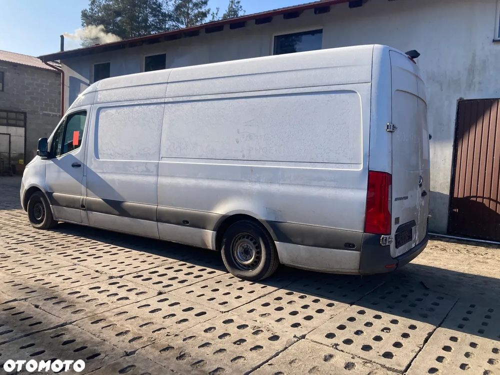 Mercedes-Benz SPRINTER - 4