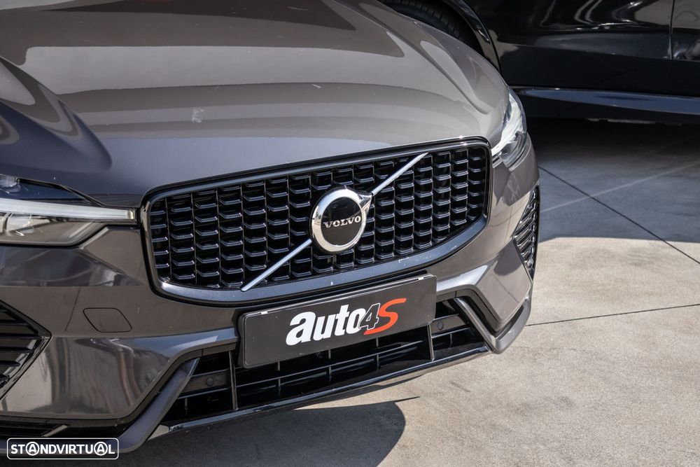 Volvo XC 60 2.0 B4 R-Design Geartronic - 10