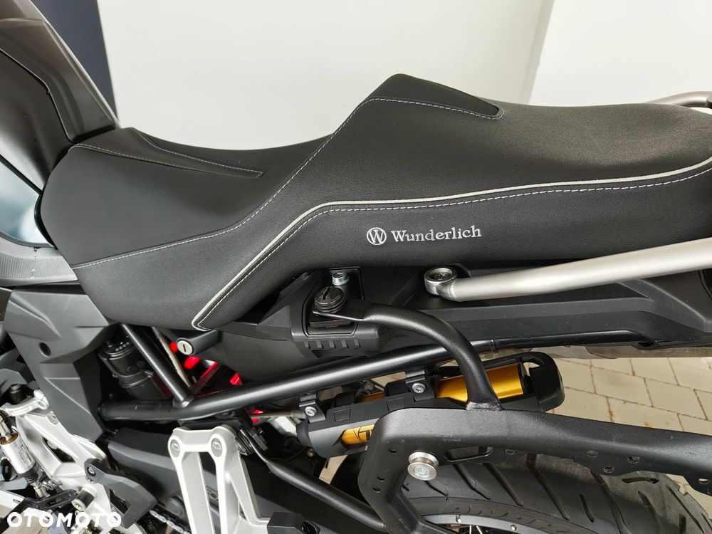 BMW F - 25