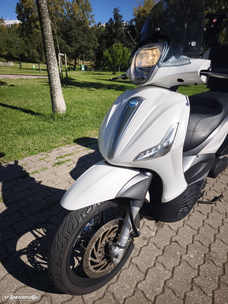 Piaggio Beverly 350 - 7