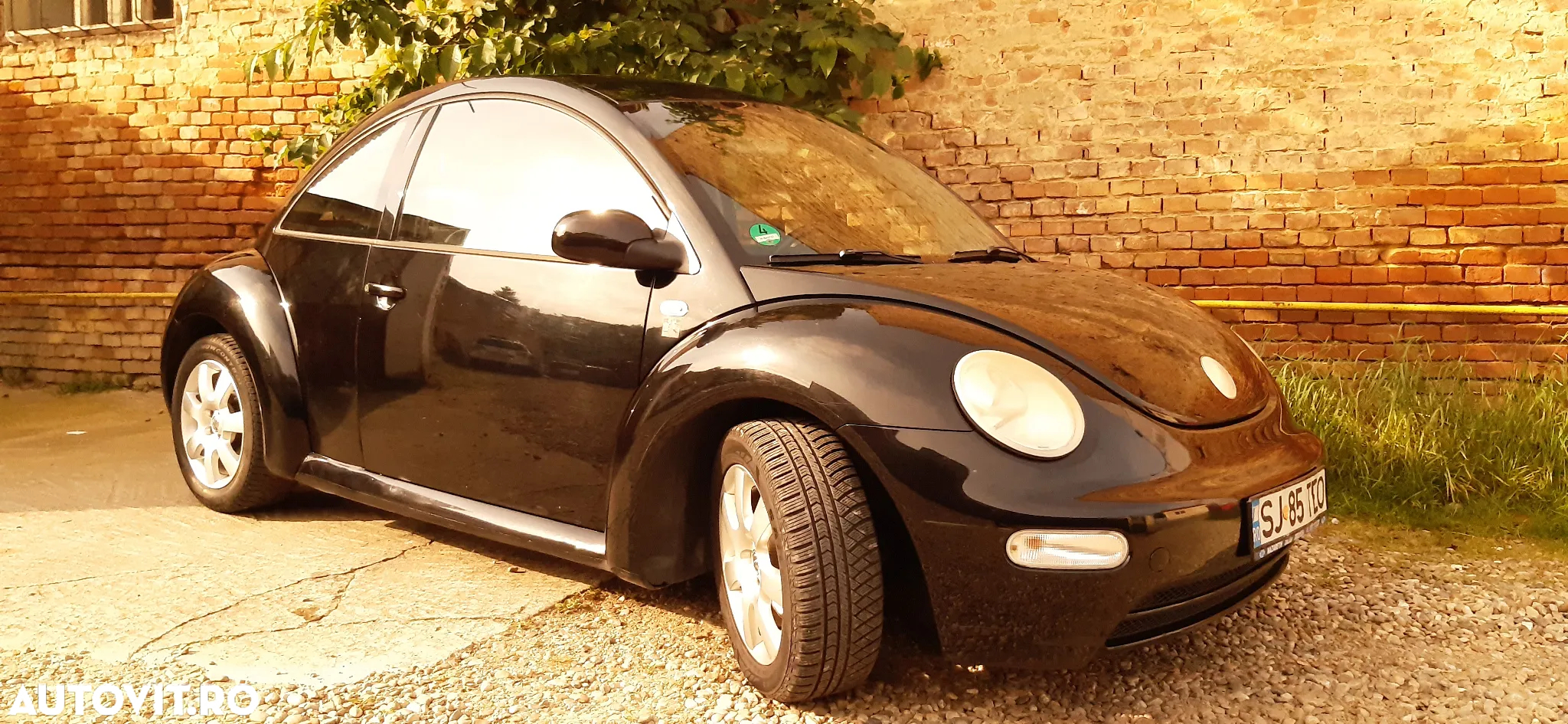 Volkswagen New Beetle - 2