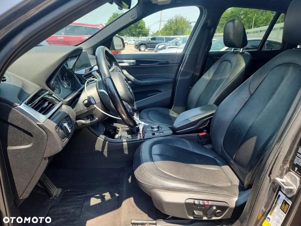 BMW X1 xDrive25i GPF Sport Line - 8