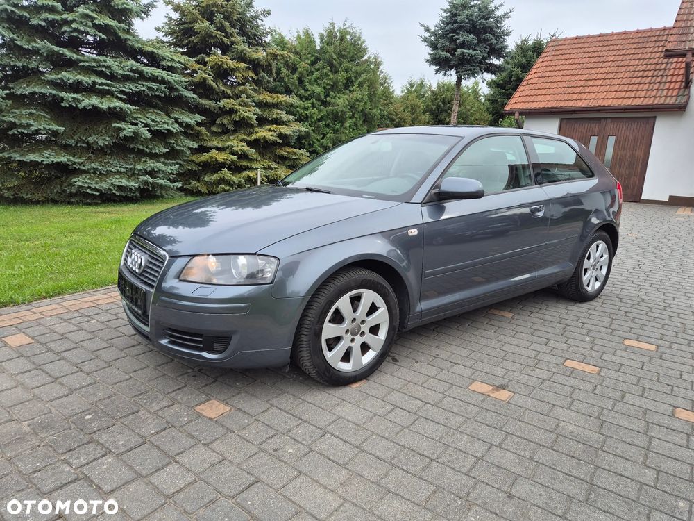 Audi A3 3-drzwiowe 1.6 Attraction - 2