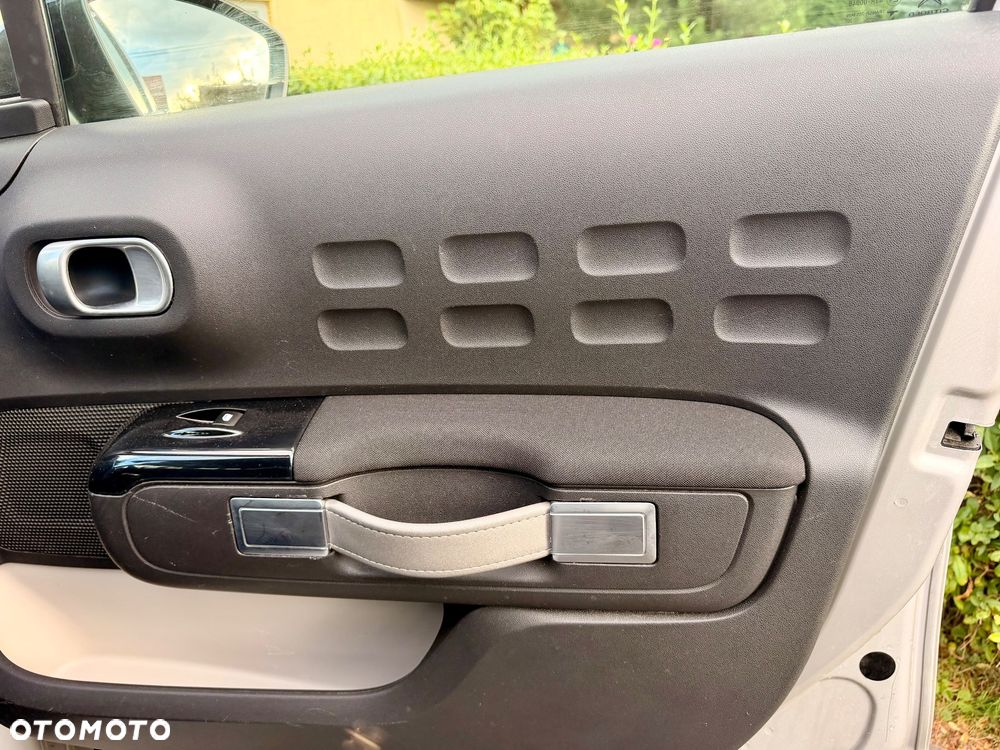 Citroën C3 HDi BlueHDi 100 Exclusive - 24