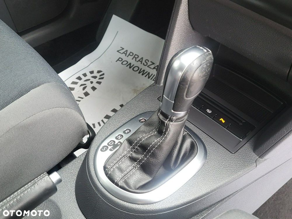 Volkswagen Touran - 17