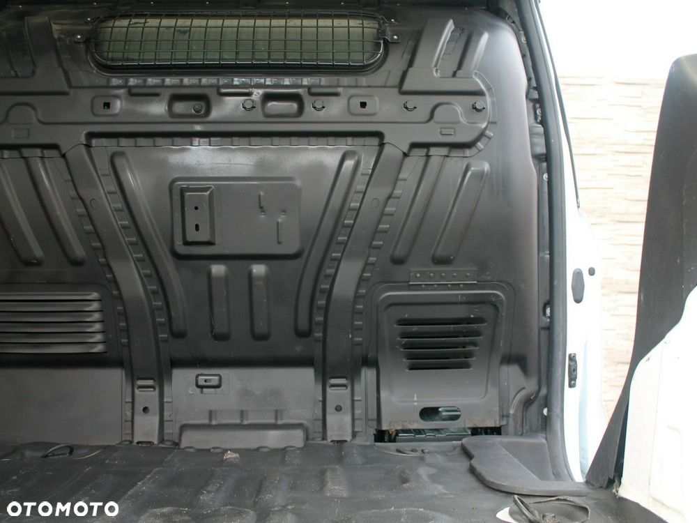 Ford Transit Connect - 29
