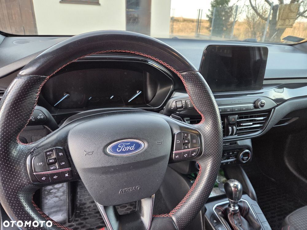 Ford Focus 1.0 EcoBoost ST-Line - 9