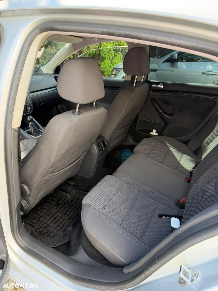 Volkswagen Jetta 2.0 TDI Comfortline - 6