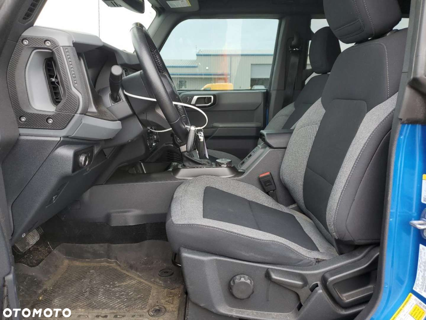 Ford Bronco - 8
