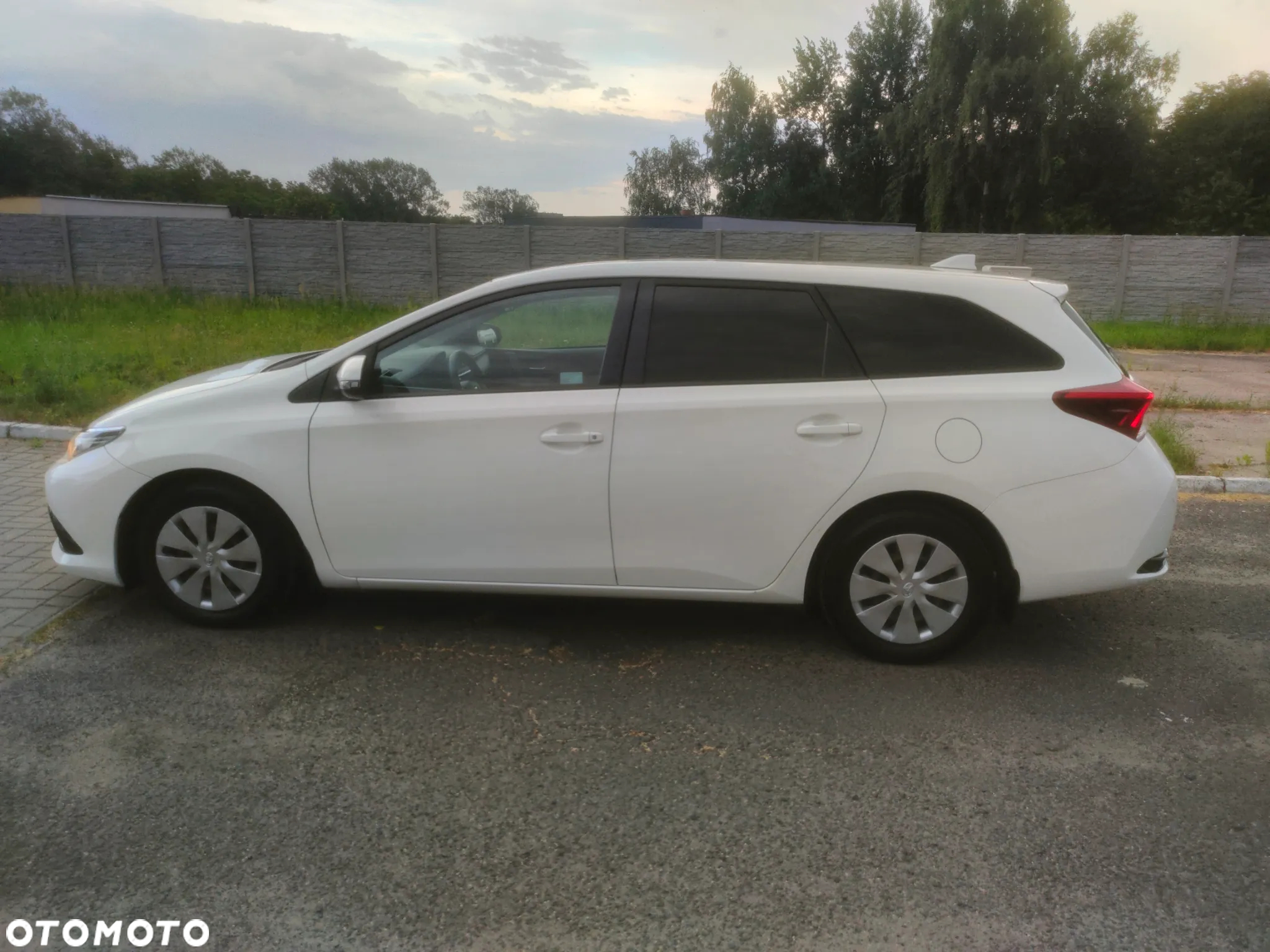 Toyota Auris 1.4 D-4D Active - 10