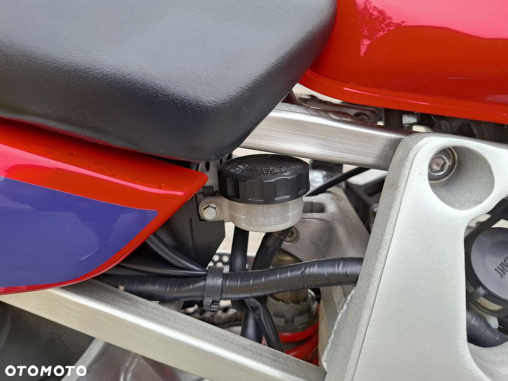 Honda CBR - 28