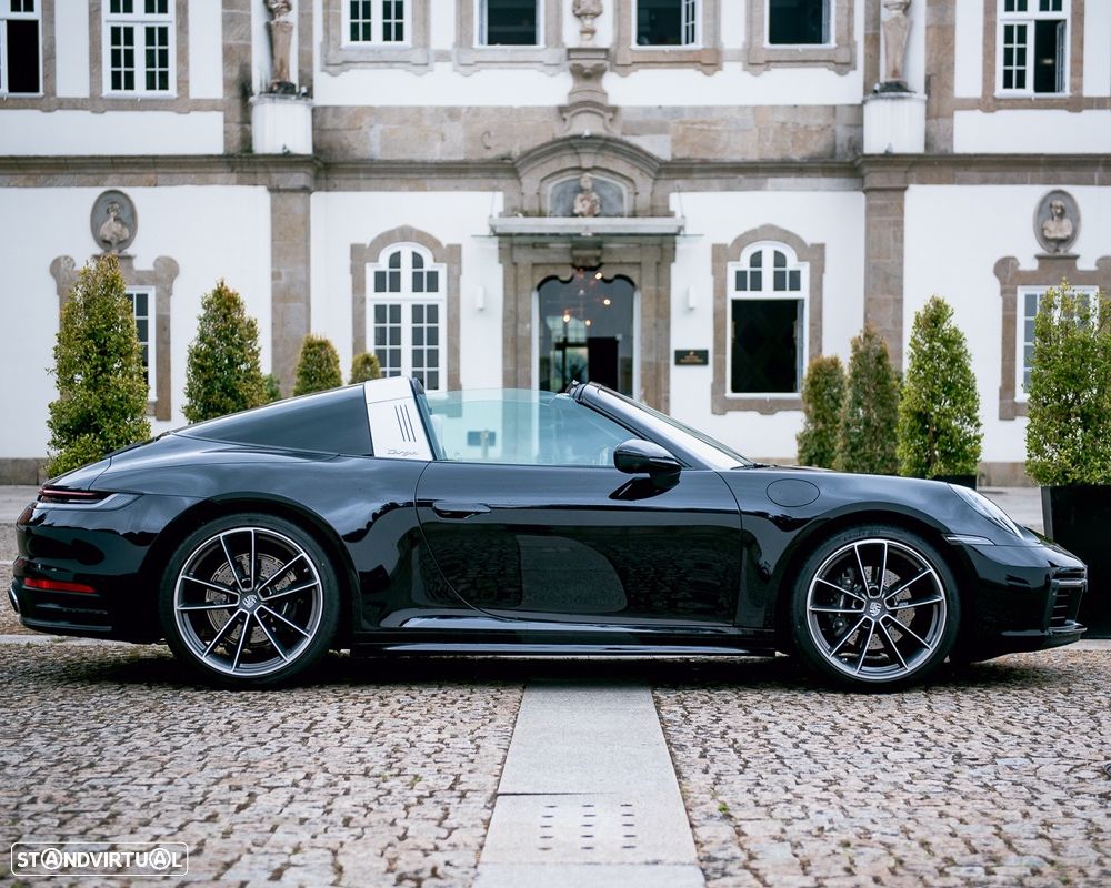 Porsche 911 (992) - 9