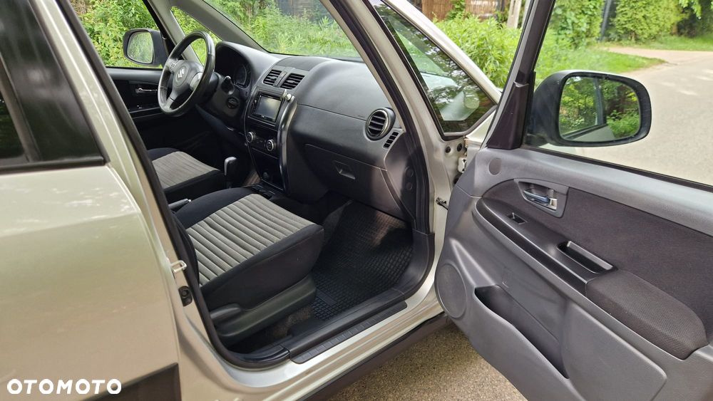 Suzuki SX4 1.6 Premium - 20