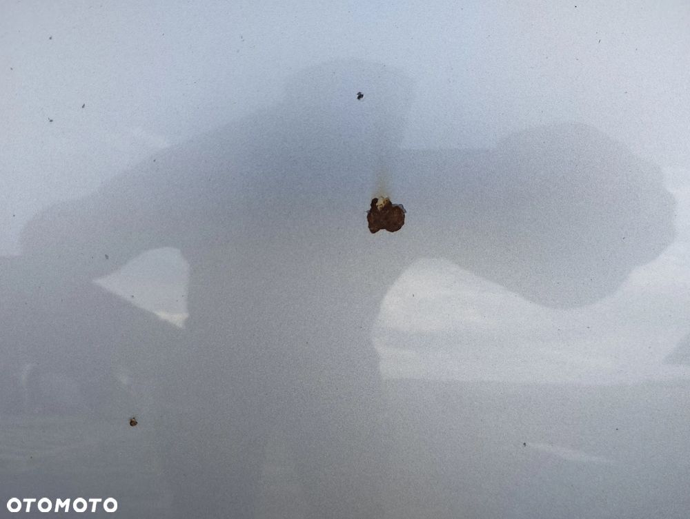 VW Touran II 10-15r maska srebrna - 2