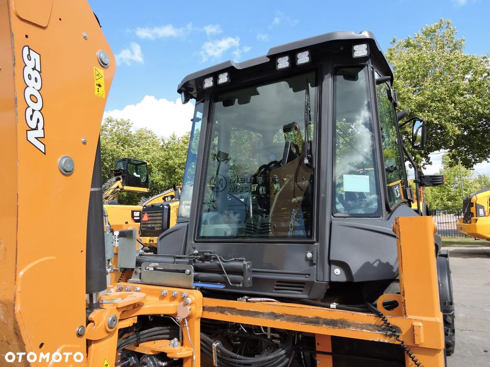 Case 580SV , Koparko-ładowarka 2022, łyżka 4 w 1 - 5