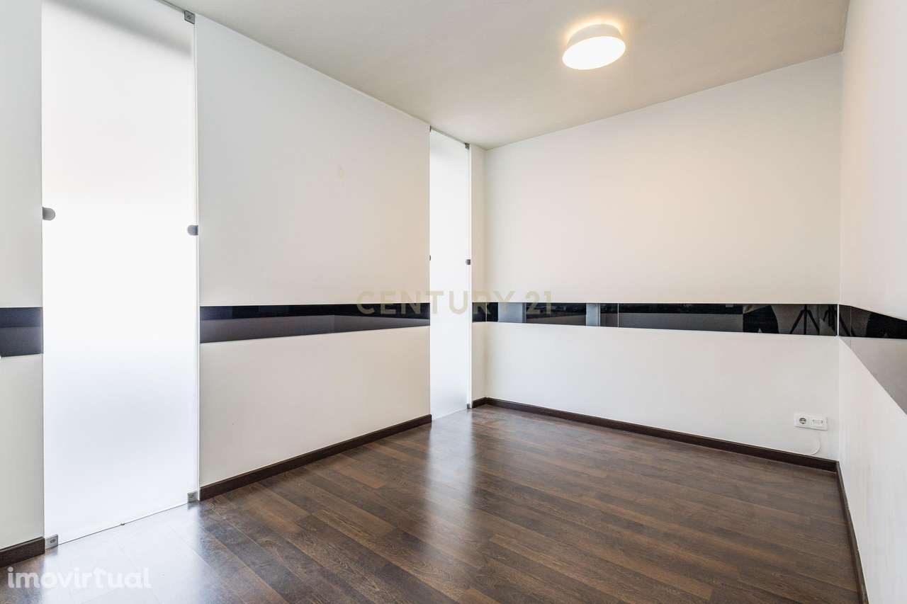 Escritório no Edifício D. Dinis – Centro de Leiria – 42,5 m² - Grande imagem: 4/16