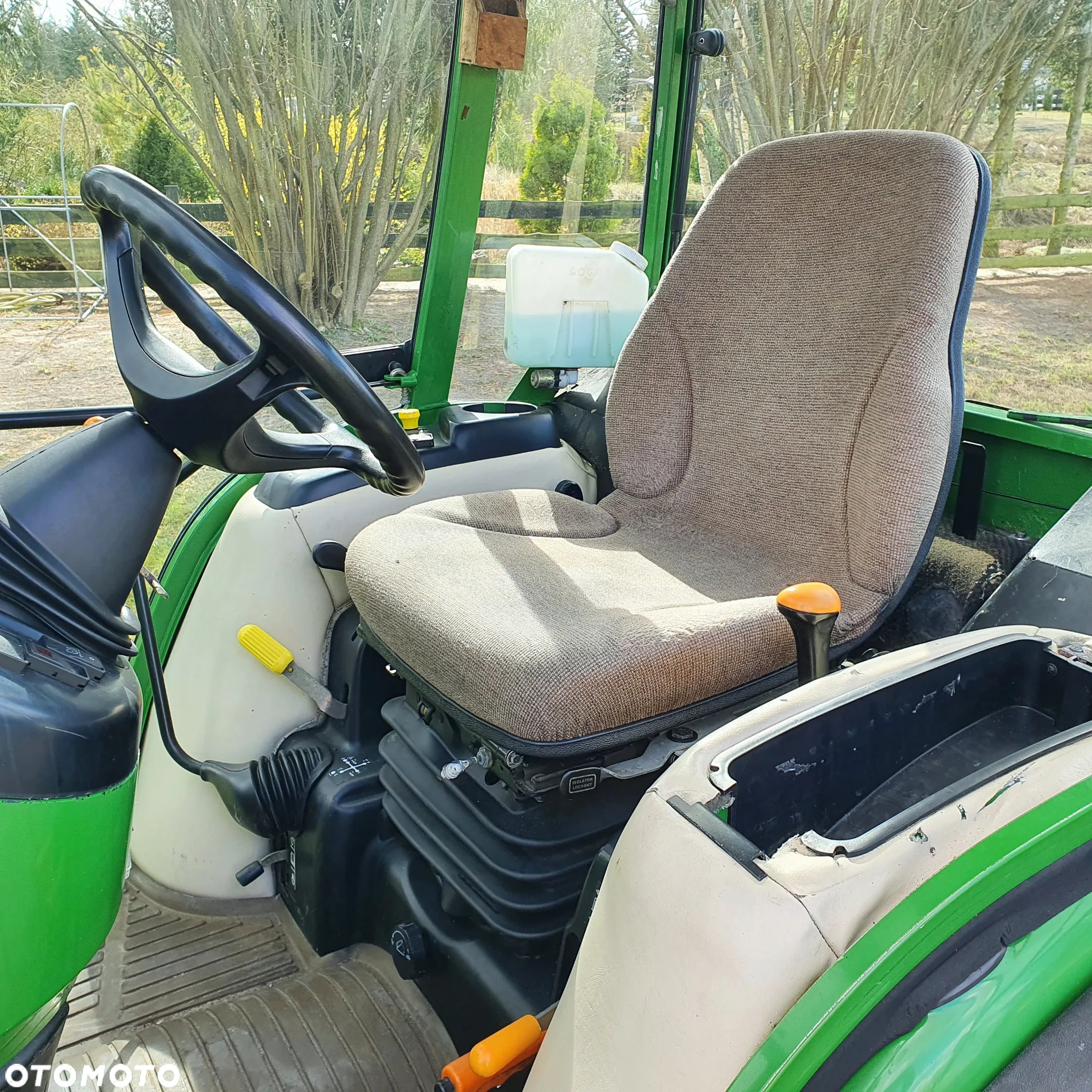 John Deere 3520 - 13