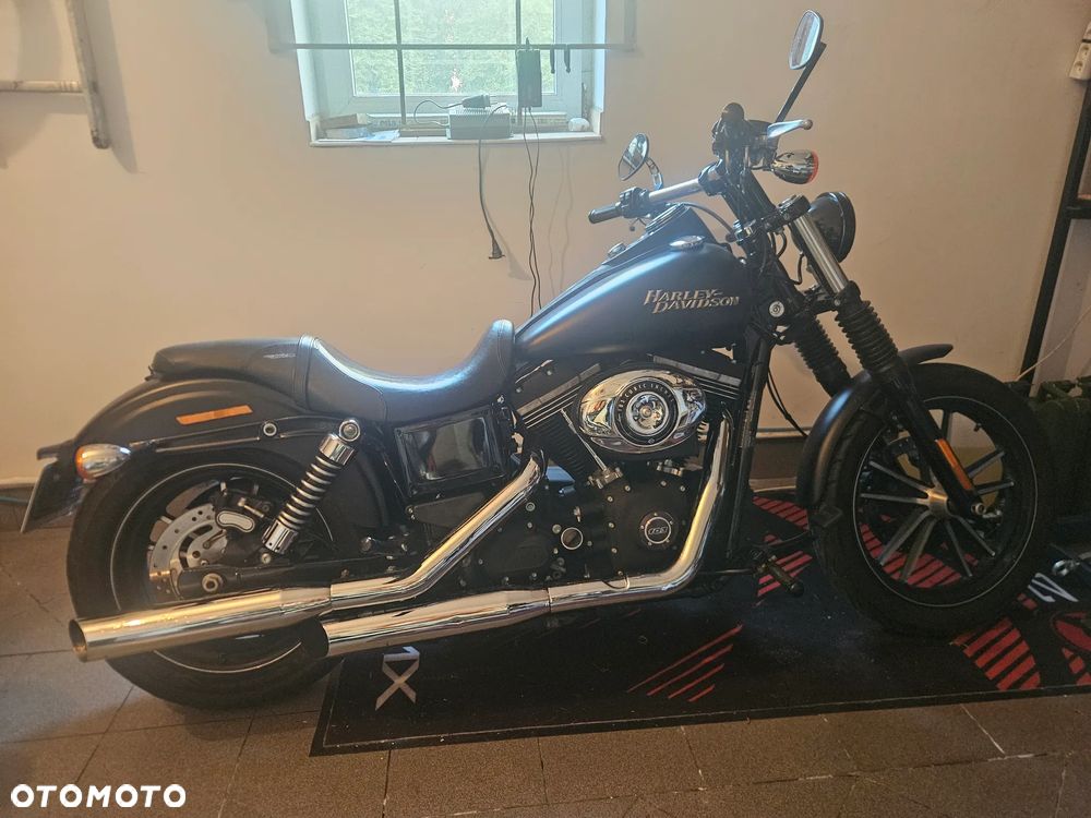 Harley-Davidson Dyna Street Bob - 1
