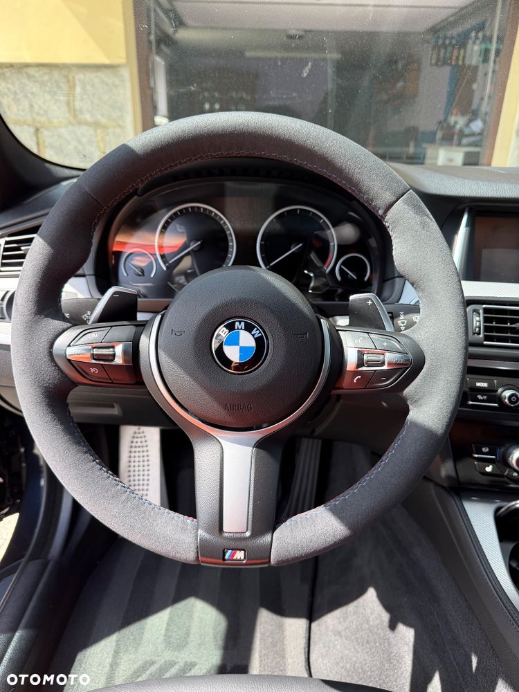 BMW Seria 5 525d xDrive - 16